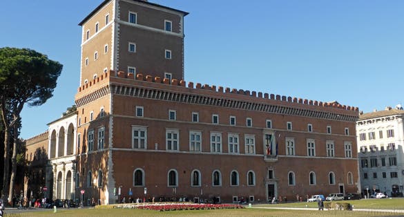 photo of Palazzo Venezia in Rome, Italy .