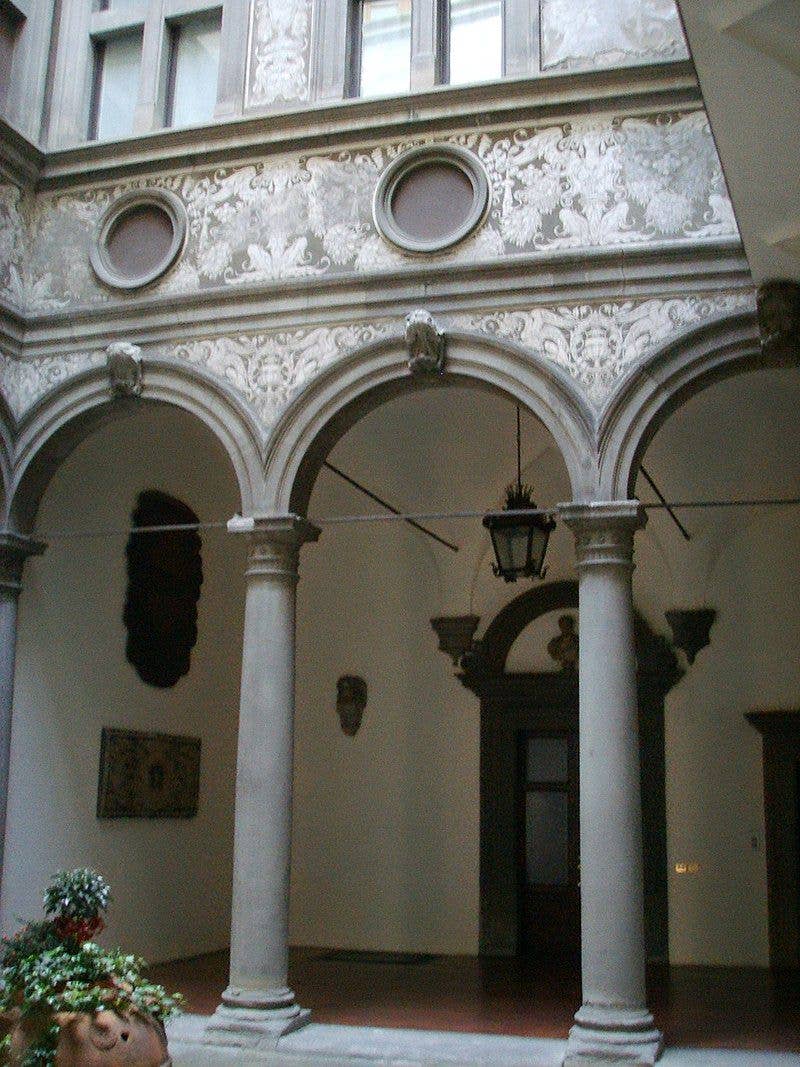 photo of view of the court Die Scala Spadolini im Palazzo Salimbeni, Siena, Italy.