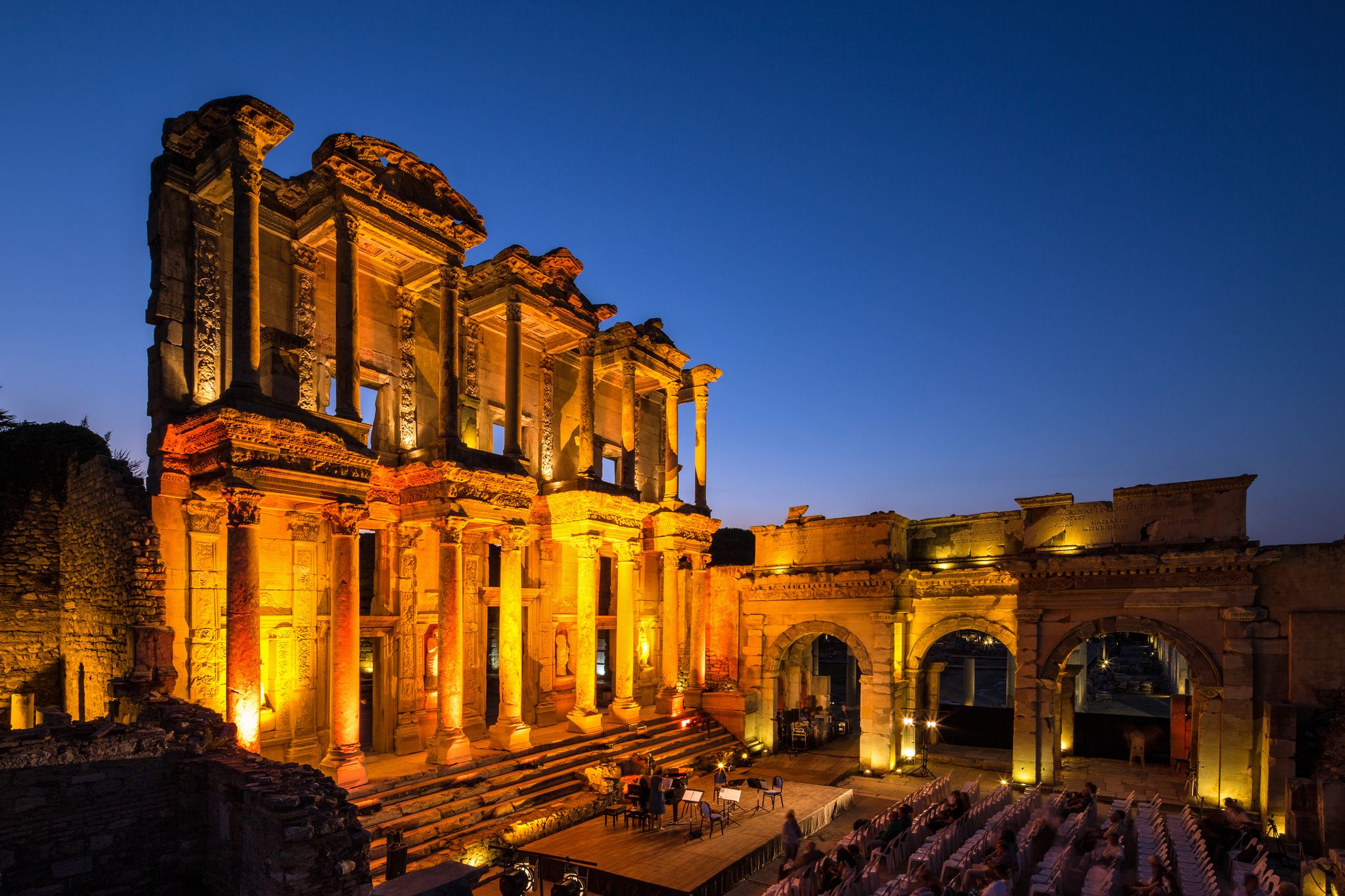 photo of Celsus Library is one of the most beautiful structures in Ephesus at night in Izmir, Turkey.