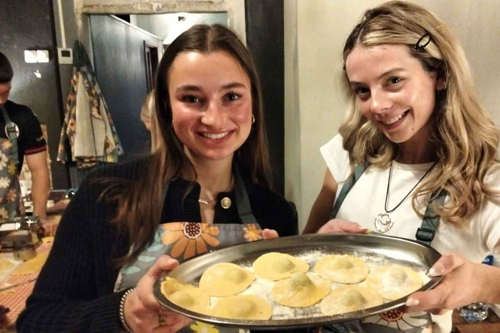 Bologna: Pasta and Tiramisu Cooking Class with Wine