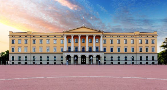 Photo of Royal palace in Oslo, Norway.