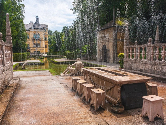 shutterstock_2523131563 (1).jpg