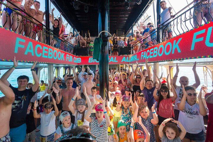 Big Kral Legend Boat Tour with Drinks, BBQ Lunch & Transfer 