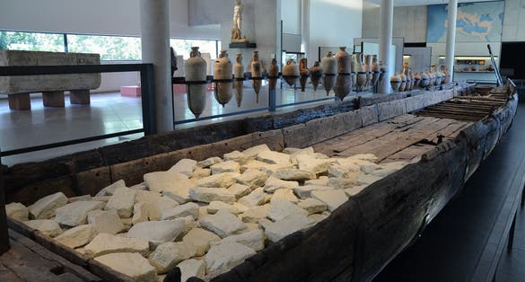 The ship Arles-Rhône 3