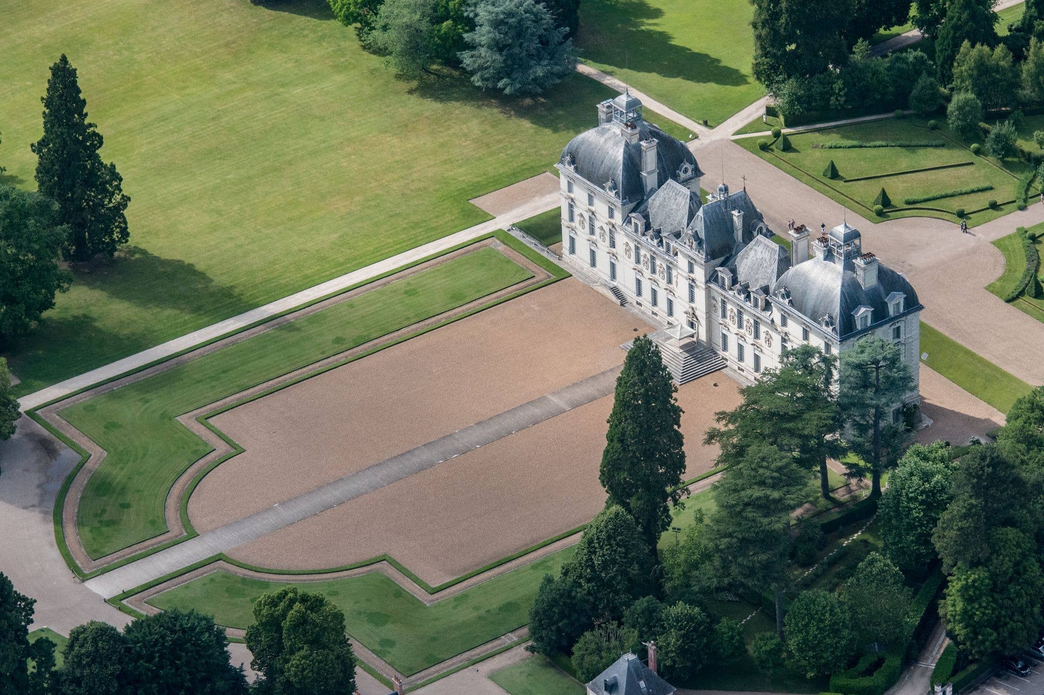 photo of aerial view of Château de Cheverny in France.