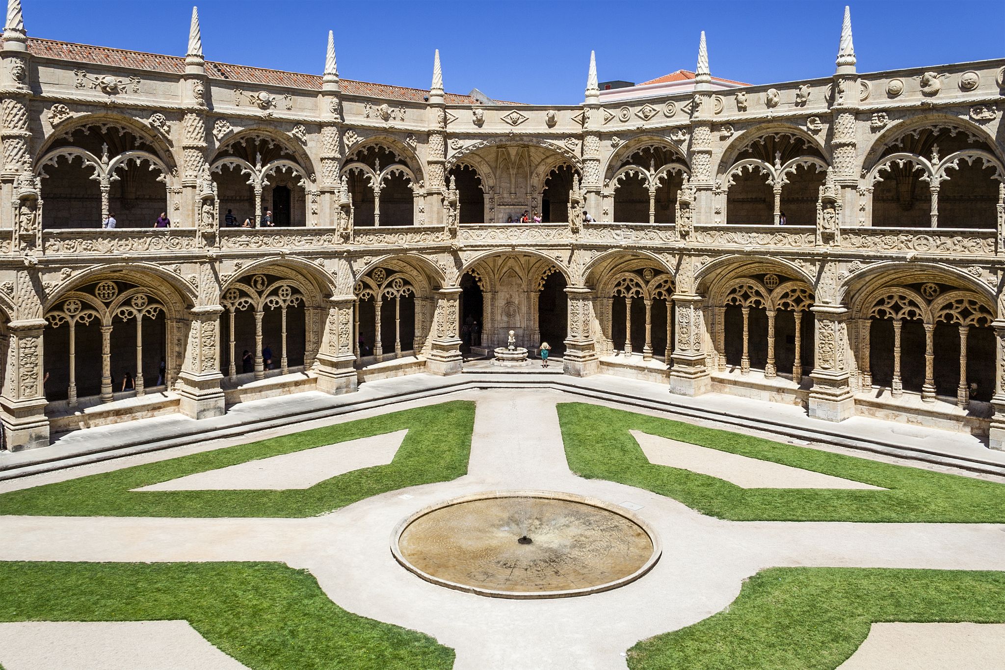 Photo of Manueline cloister of Jeronimos monastery in Lisbon, Portugal. 