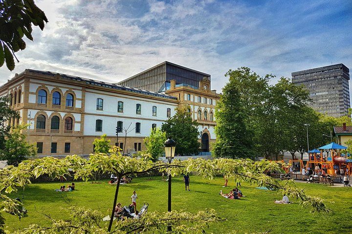 Small-Group Electric Bike Tour in San Sebastián 