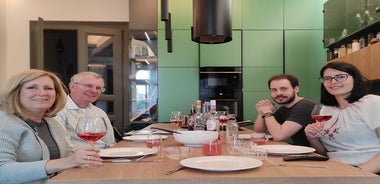 Almuerzo/cena húngaro con lugareños en su casa con traslado en automóvil