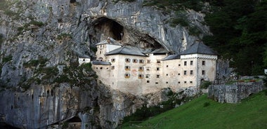 La Slovénie en une journée : excursion d'une journée en petit groupe au lac de Bled, à la grotte de Postojna et au château de Predjama au départ de Ljubljana