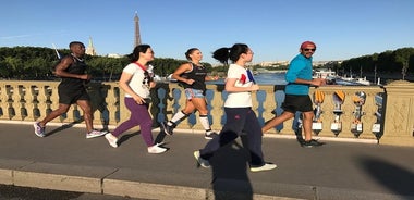 Sunrise Run & Sightseeing in Paris