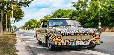 Dresden: Guided Sightseeing Tour in Classic Trabi Car