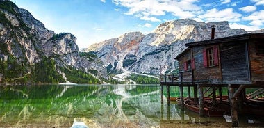 Dolomiten und Pragser Wildsee von Venedig aus