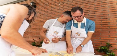 Teilen Sie Ihre Pasta Love: Kleine Gruppe Pasta und Tiramisu-Klasse in Arezzo