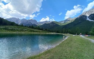 Photo of Outdoor sitting area of Eisgrat mountain station at Stubai Glacier in  Gemeinde Neustift im Stubaital.