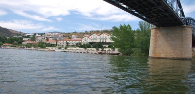 Paseo en barco Rabelo de 2 horas en Pinhão