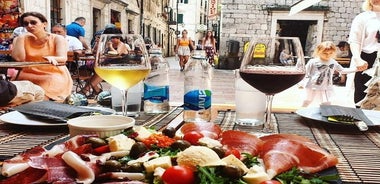 Montenegro: Private Kotor Walking Tour with Food and Wine