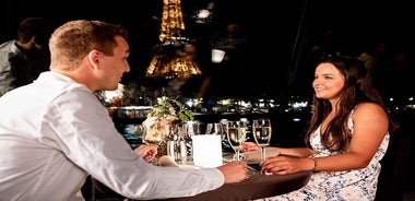 Bateaux Parisiens Seine-Gourmetdinner und Sightseeing-Bootsfahrt