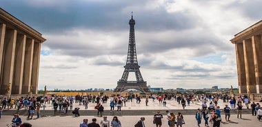 ディズニーランドからのパリのプライベートシティツアー、パリシティでの降車