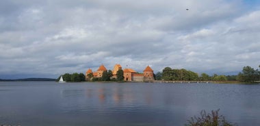 From Vilnius: Trakai Castle and Paneriai Memorial Tour