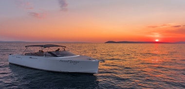 Crucero al atardecer en grupo pequeño en lancha motora