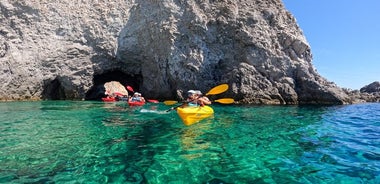 Recorrido en kayak por los secretos de Milos