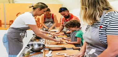 Budapest: City Center Hungarian Chimney Cake Workshop