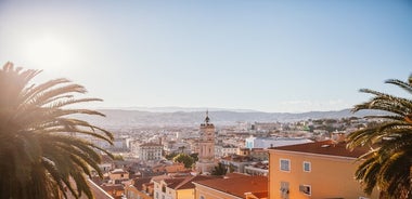 Tour durch das Hinterland von Cannes in einem Oldtimerbus