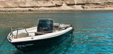 Mieten Sie ein Boot in Santorini ohne Führerschein