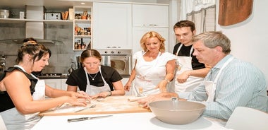 Cesarine: lezione di pasta e tiramisù in piccoli gruppi sul Lago di Garda