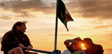 Tour en barco al atardecer a Cinque Terre con aperitivo a bordo