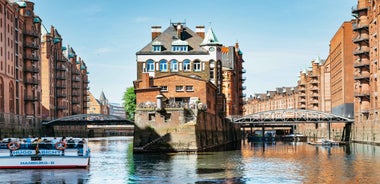 Hamburg: 1.5-Hour Harbor and Speicherstadt Day Cruise