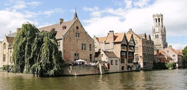 Visita turística privada de día completo a Brujas desde Ámsterdam