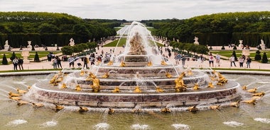 Morgen im Schloss: Versailles-Tour in kleiner Gruppe ab Paris mit Gartenschau