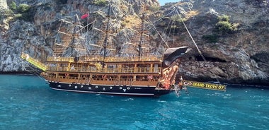 Excursión en Barco Pirata Todo Incluido en Alanya