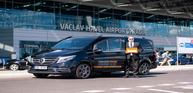 Prague Airport: Sameiginlegur Skutla til/frá Václav Havel flugvelli