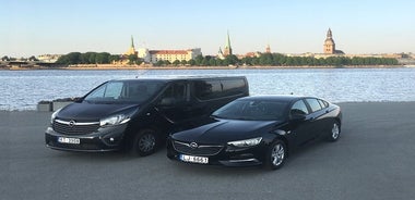 Privater Transfer vom Flughafen Riga zum Hotel mit englischsprachigem Fahrer