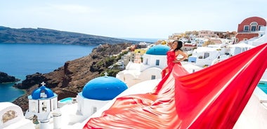 Sesión de fotos privada Flying Dress 2h en Santorini, recogida incluida