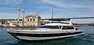 2-stündige luxuriöse private Yachtkreuzfahrt auf dem Bosporus in Istanbul