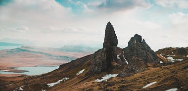 아일 오브 스카이 (Isle of Skye)와 아일 렌 (Eilean) 도난 성 (Inileness)에서의 1 일 투어