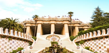 Evite las colas: Visita guiada al Parque Güell y La Sagrada Familia