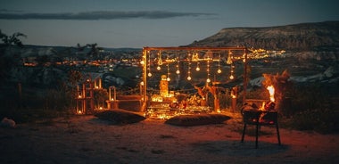 Rómantískur kvöldverður í dalnum í Cappadocia með þema