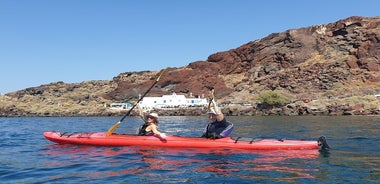 Santorini Sea Kayak - South Discovery, grupo pequeño incl. Cuevas del mar y picnic