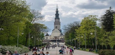 Tour privado de Jasna Gora y Black Madonna desde Lodz con almuerzo