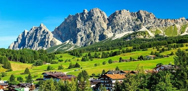 Gita giornaliera per piccoli gruppi alle Dolomiti e a Cortina con partenza da Venezia