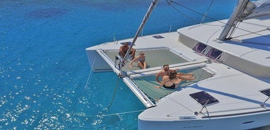 전통적인 그리스 식사와 바베큐가있는 아테네의 럭셔리 Catamaran 크루즈