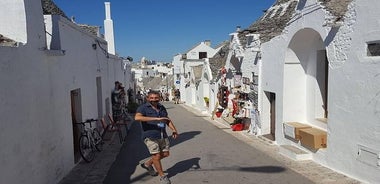 바리 출신의 유네스코 Alberobello와 Matera