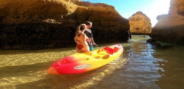 Noleggio kayak sulla spiaggia di Benagil