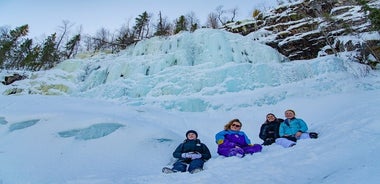 Heils dags gönguferð í Korouoma Canyon Frosnum fossum