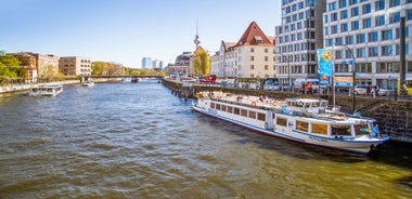 Berlin: Boat Tour Along the River Spree