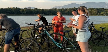 Geführte Radtour zu Tiranas Highlights und versteckten Schätzen durch Einheimische